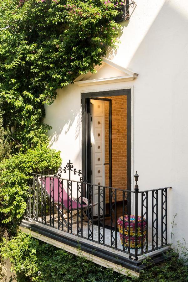 Pajaro Rebelde Bed and Breakfast Σεβίλλη Εξωτερικό φωτογραφία